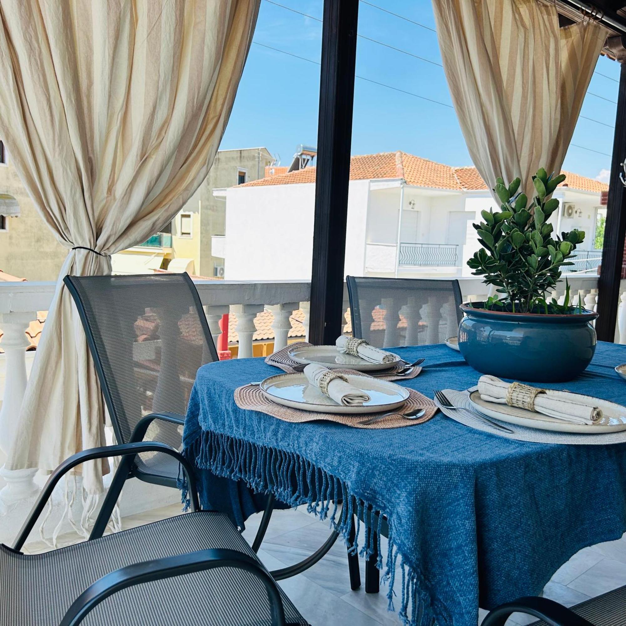 Next To The Beach Apartments Ofrinion Luaran gambar