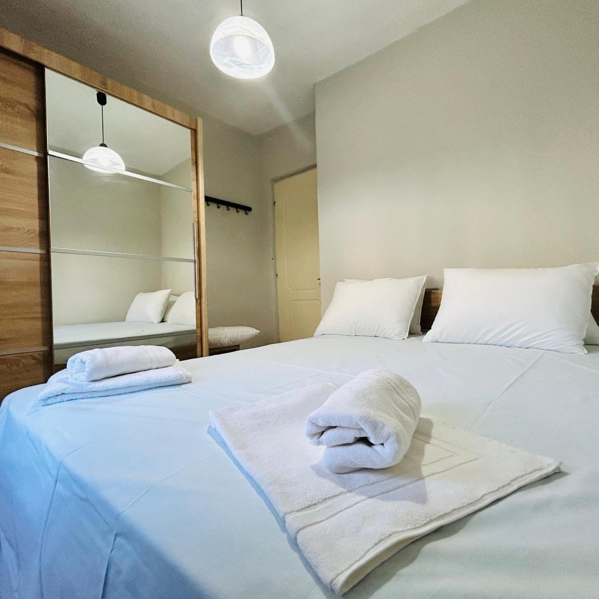 Next To The Beach Apartments Ofrinion Luaran gambar